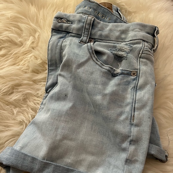 Light washed short Jean shorts - Picture 3 of 3